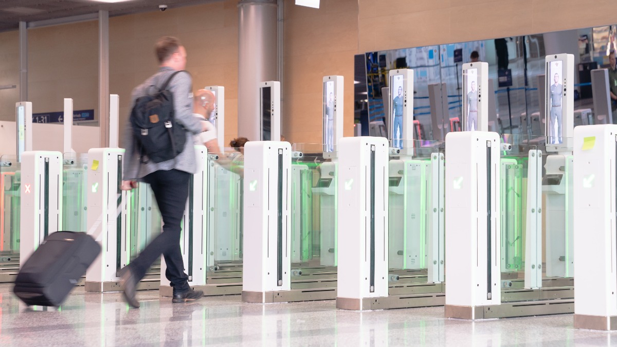 Passagerare vid automatisk gränskontrollport