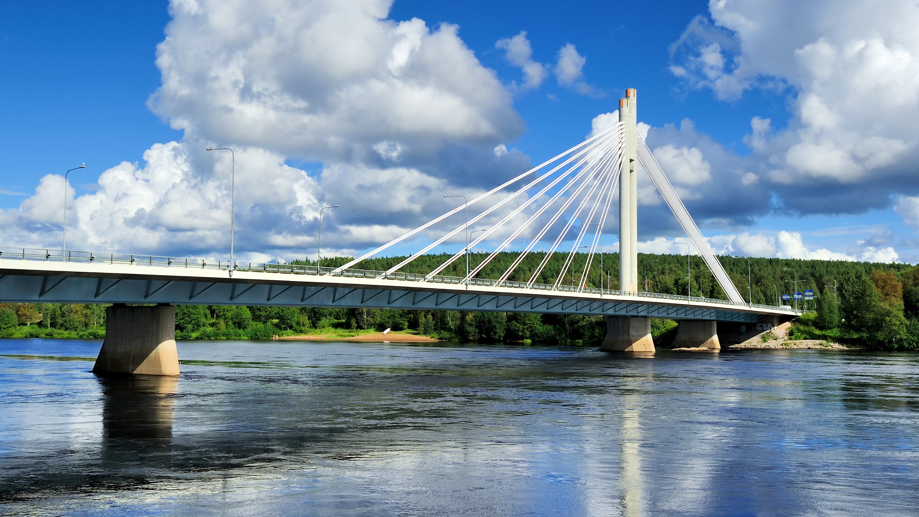 Jätkänkynttilän silta Kemijoen yllä